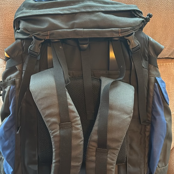 Kelty coyote 4750 pack. Large size w/multiple storage compartments. Good shape - Picture 6 of 7